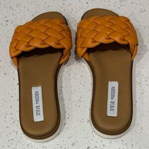 New Steve Madden Orange  & White Sandal - Size 8